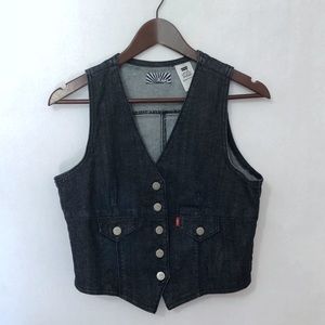 Levi’s dark wash denim vest with button